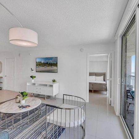 Luxurious Private Unit With Parking Appartement Miami Buitenkant foto
