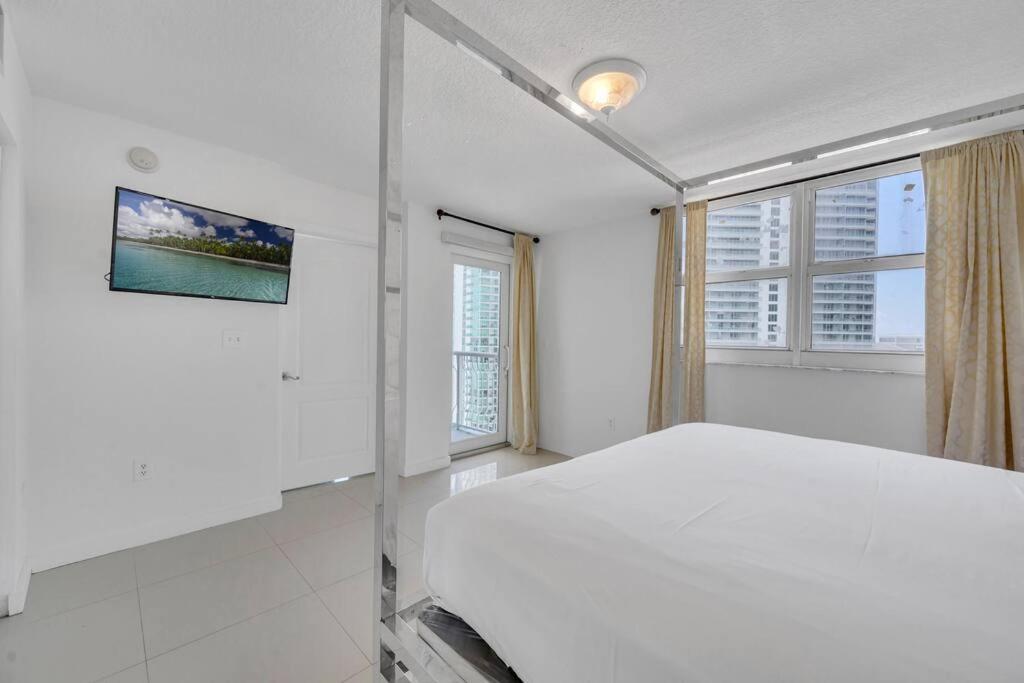 Luxurious Private Unit With Parking Appartement Miami Buitenkant foto