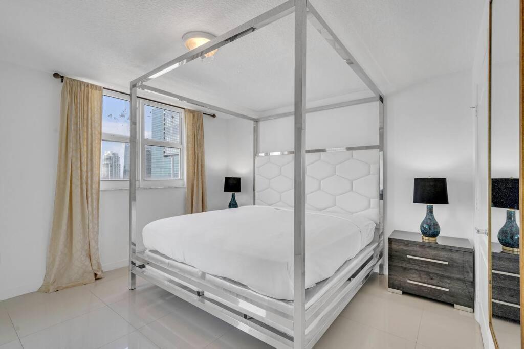 Luxurious Private Unit With Parking Appartement Miami Buitenkant foto