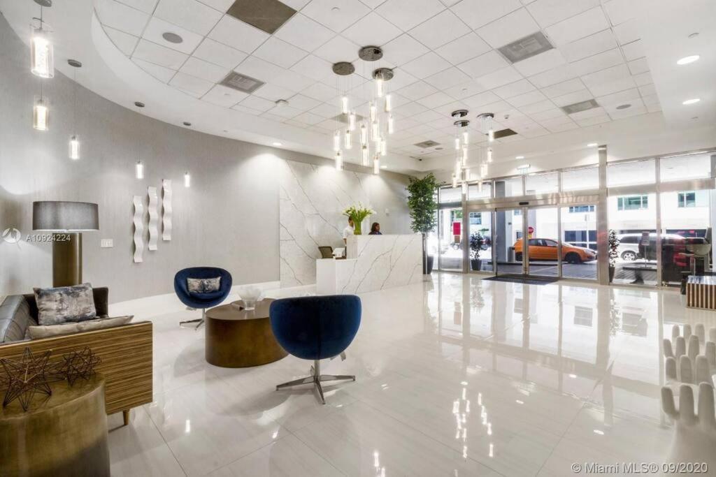 Luxurious Private Unit With Parking Appartement Miami Buitenkant foto