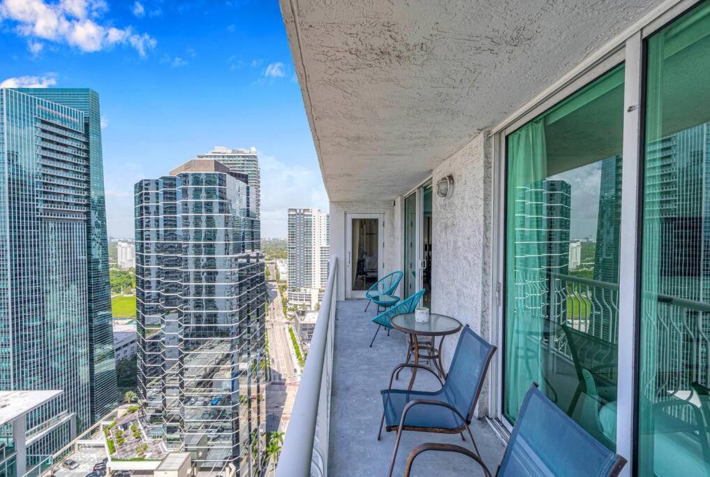 Luxurious Private Unit With Parking Appartement Miami Buitenkant foto
