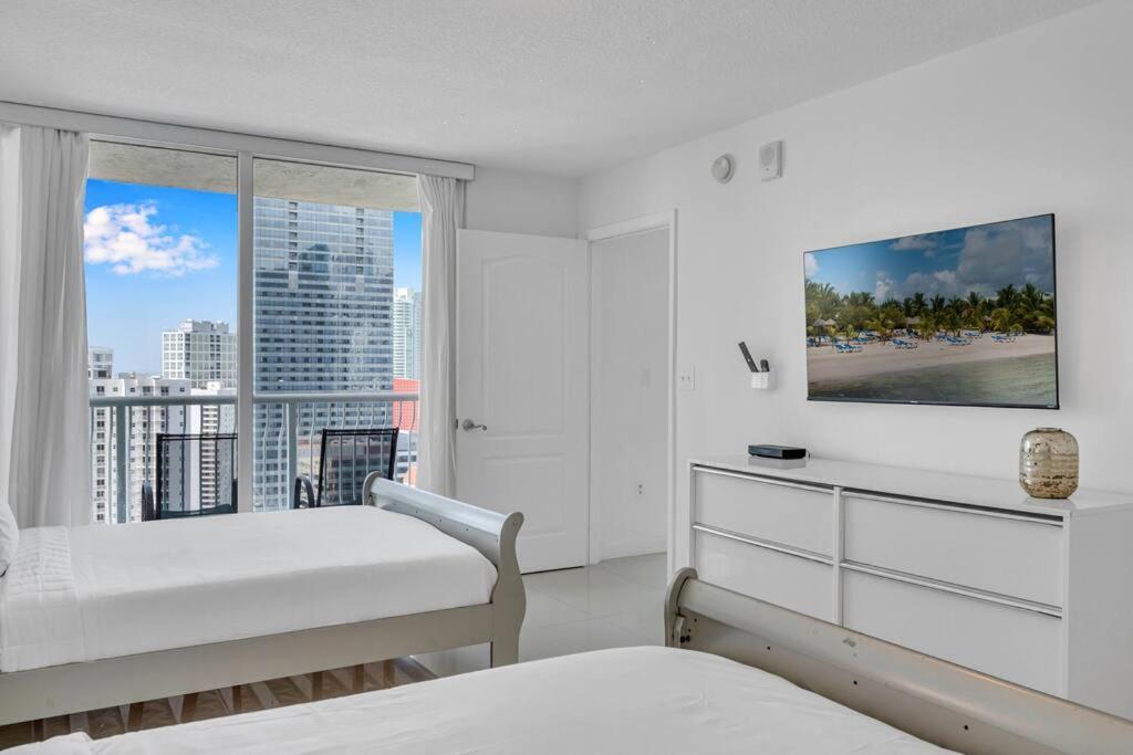 Luxurious Private Unit With Parking Appartement Miami Buitenkant foto