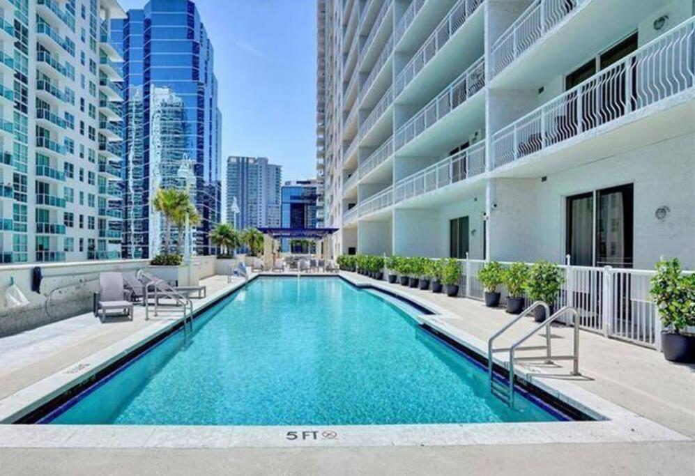 Luxurious Private Unit With Parking Appartement Miami Buitenkant foto
