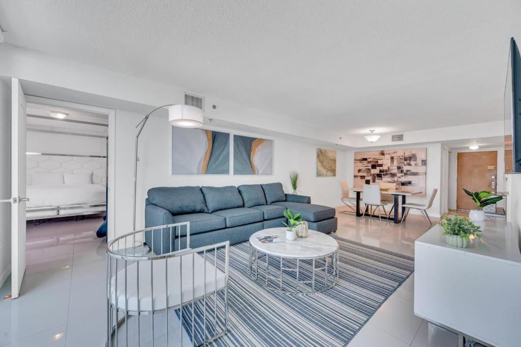 Luxurious Private Unit With Parking Appartement Miami Buitenkant foto