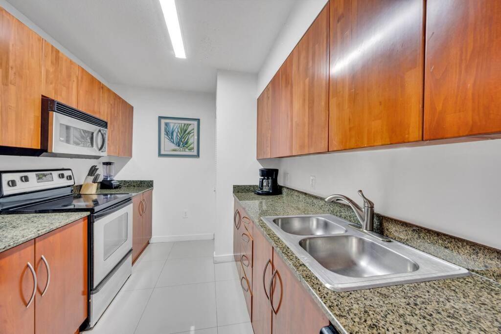 Luxurious Private Unit With Parking Appartement Miami Buitenkant foto